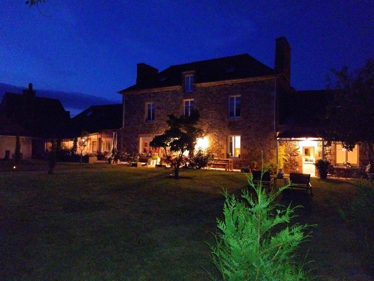 La Menardiere Serenitatis Chambre D'Hotes Petit Dejeuner Compris Corseul Exterior foto
