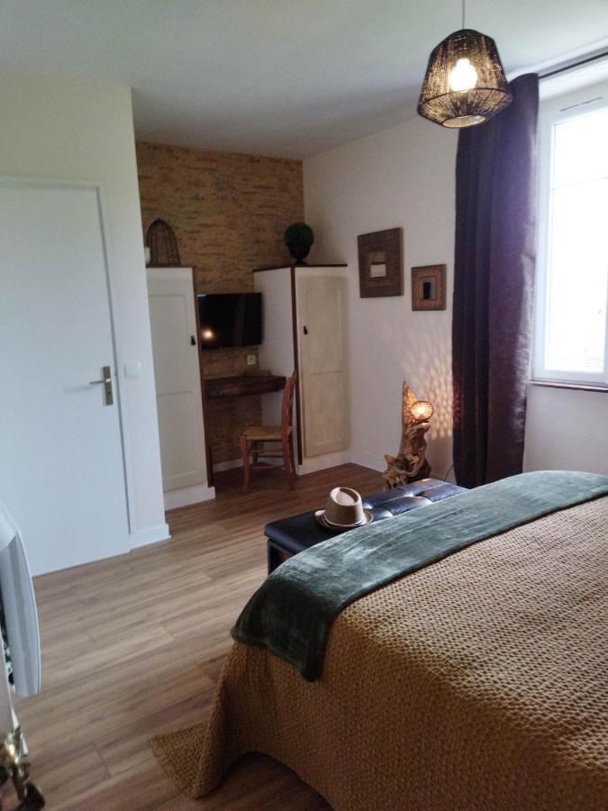 La Menardiere Serenitatis Chambre D'Hotes Petit Dejeuner Compris Corseul Exterior foto