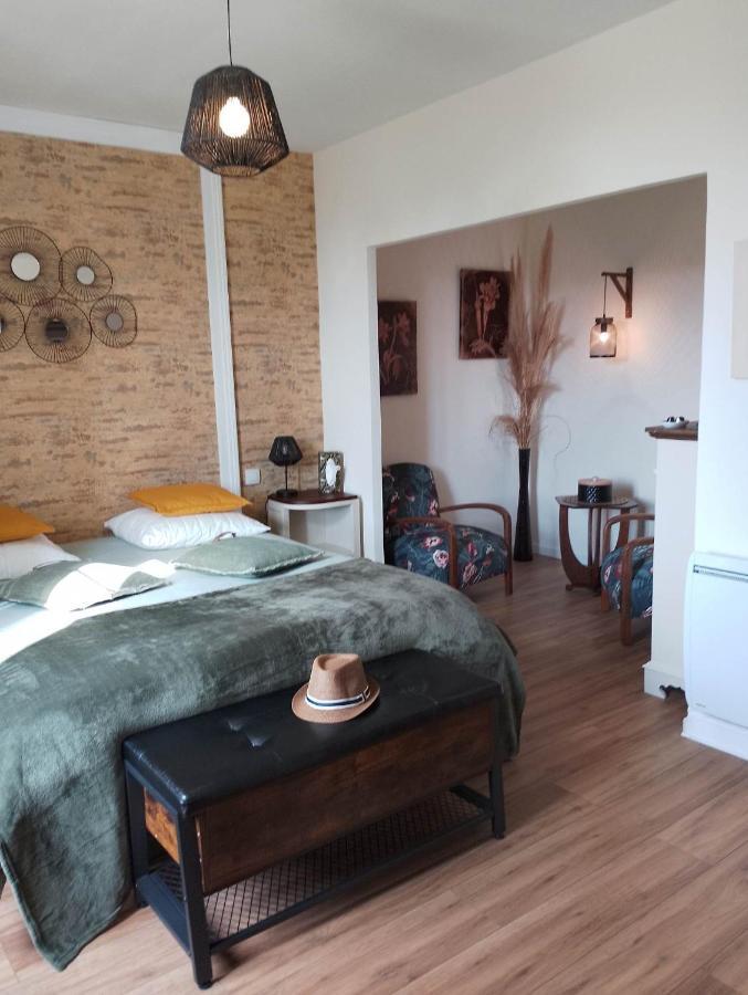 La Menardiere Serenitatis Chambre D'Hotes Petit Dejeuner Compris Corseul Exterior foto