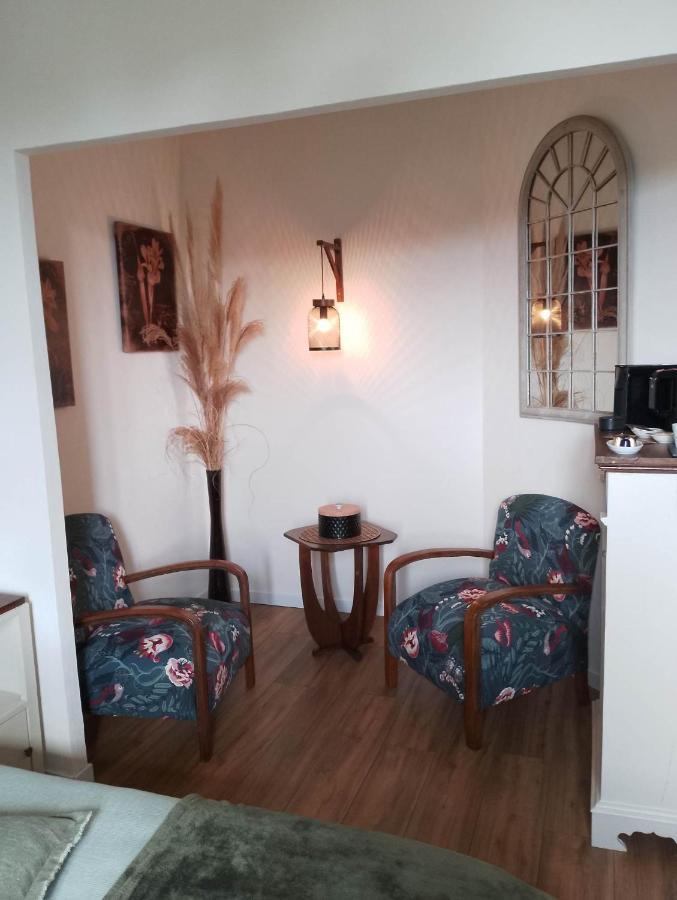 La Menardiere Serenitatis Chambre D'Hotes Petit Dejeuner Compris Corseul Exterior foto
