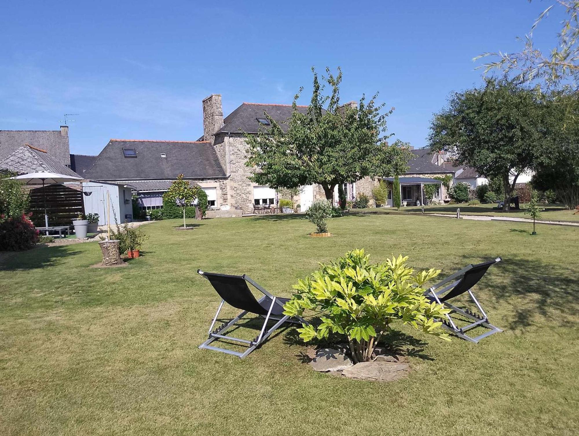 La Menardiere Serenitatis Chambre D'Hotes Petit Dejeuner Compris Corseul Exterior foto