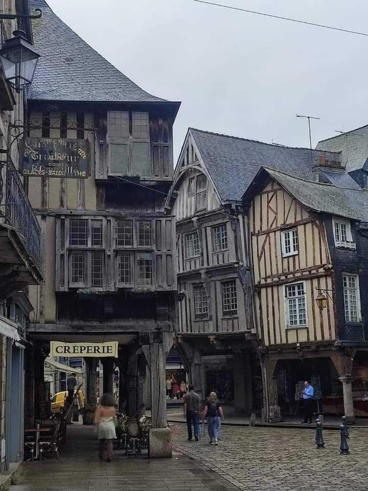 La Menardiere Serenitatis Chambre D'Hotes Petit Dejeuner Compris Corseul Exterior foto