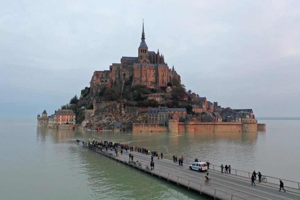 La Menardiere Serenitatis Chambre D'Hotes Petit Dejeuner Compris Corseul Exterior foto